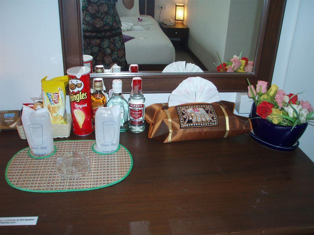 Soleluna Hotel Patong Extérieur photo