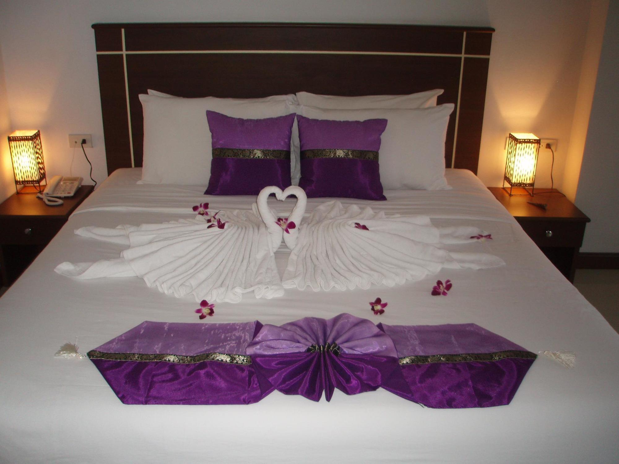 Soleluna Hotel Patong Extérieur photo