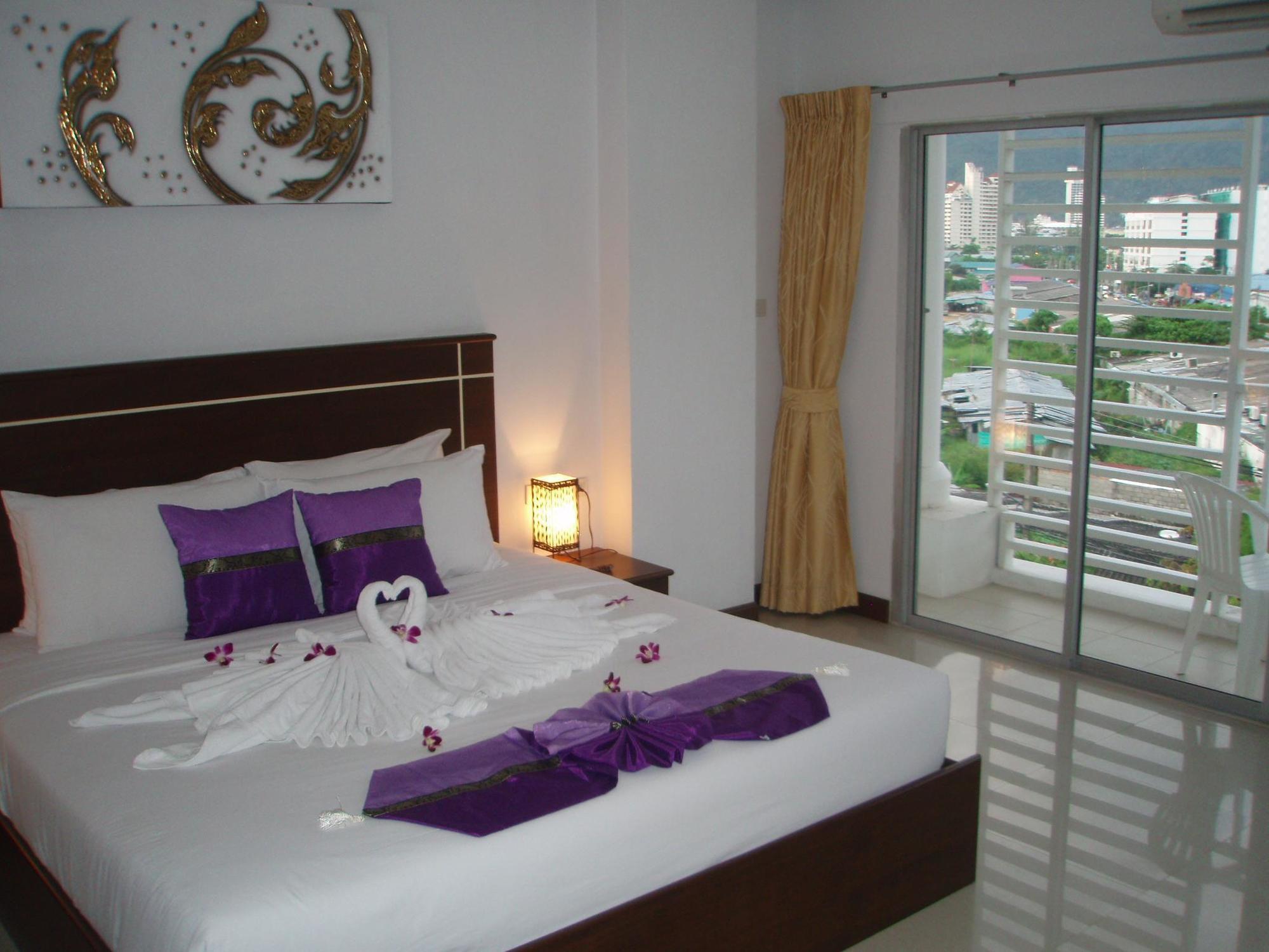 Soleluna Hotel Patong Extérieur photo
