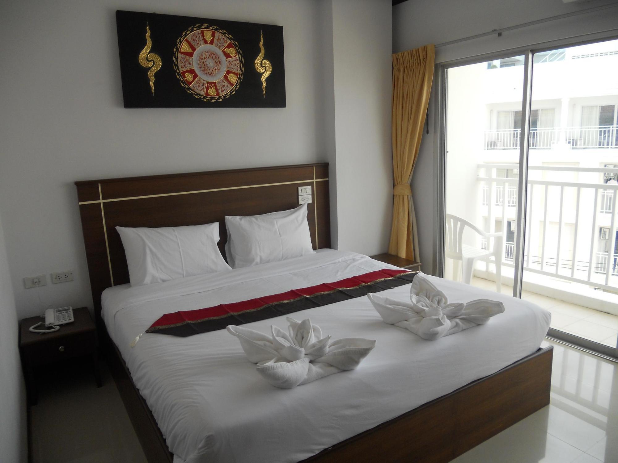 Soleluna Hotel Patong Extérieur photo