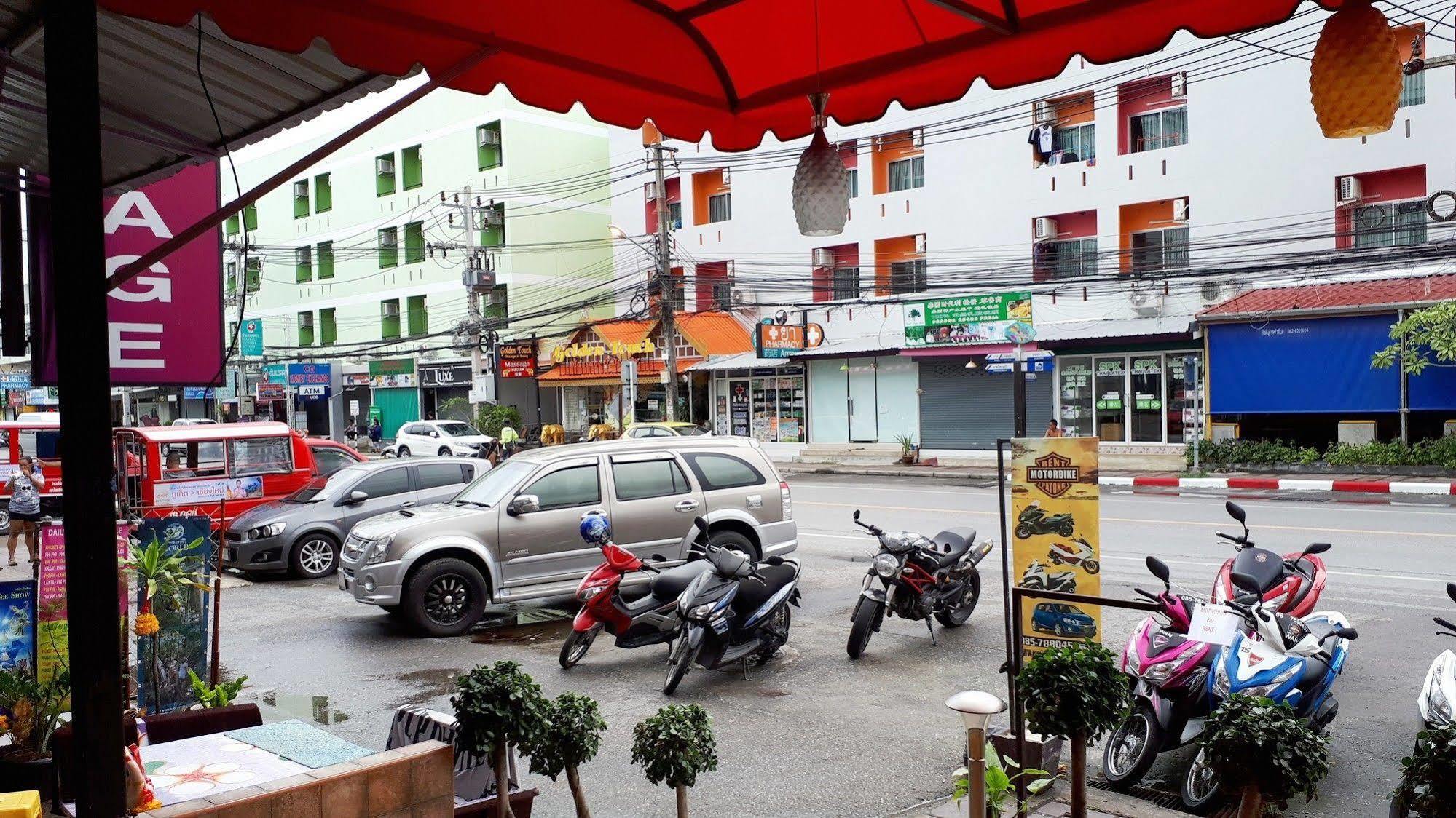 Soleluna Hotel Patong Extérieur photo