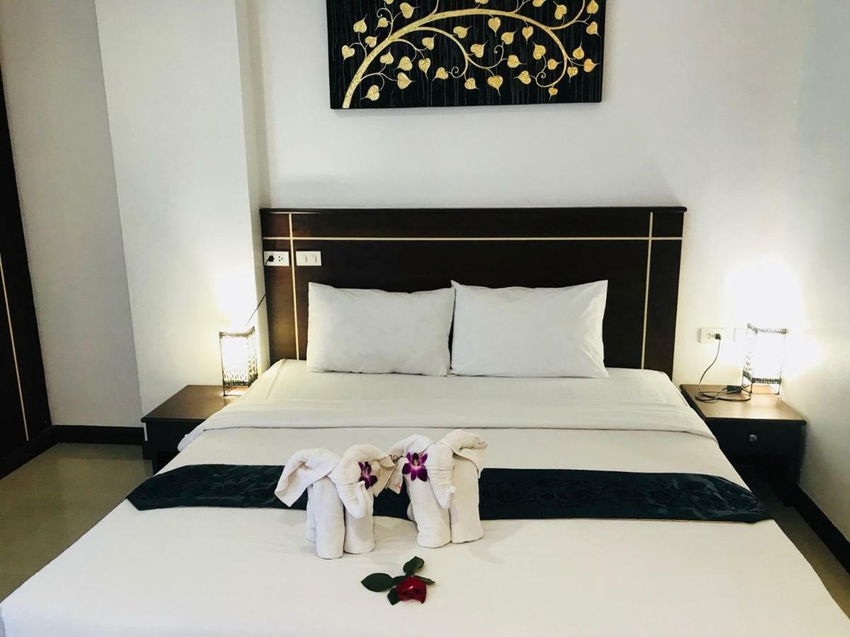 Soleluna Hotel Patong Extérieur photo